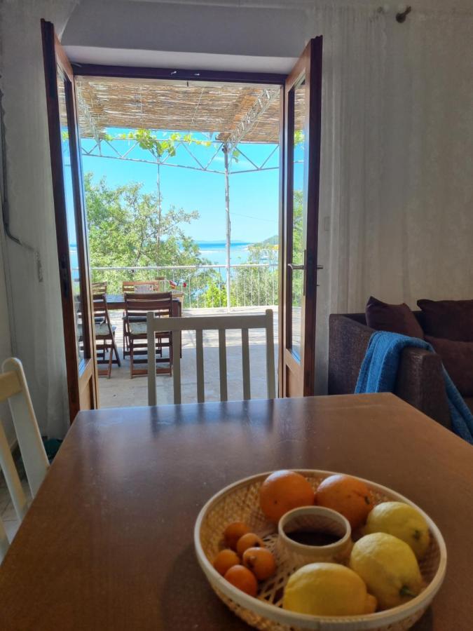 Cozy Apartments With Seafront Terraces Omiš Esterno foto